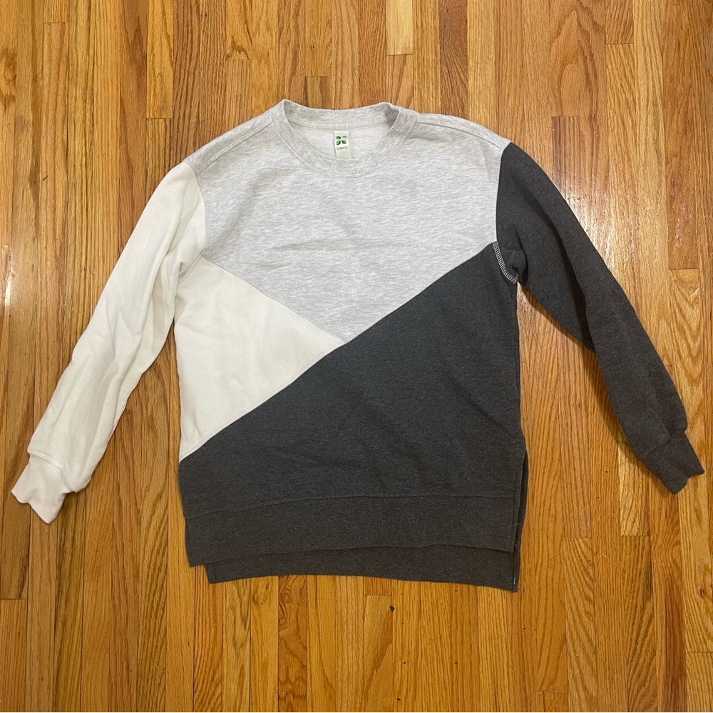 EUC Color-block crew neck
